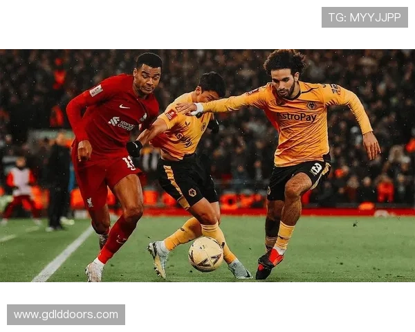 多特蒙德进攻火力强劲,关键战表现哑火是否影响争冠形势? 多特蒙德进攻火力强劲,关键战表现哑火是否影响争冠形势?