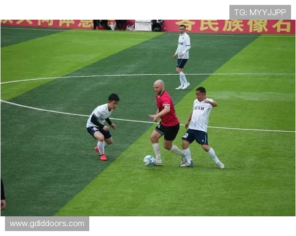 特罗萨德如何在锋线竞争中争夺位置 特罗萨德如何在锋线竞争中争夺位置