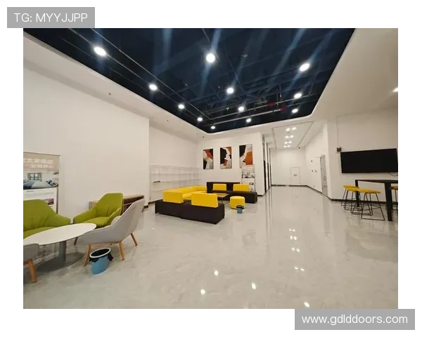 吕小军家里冰箱塞满蛋白粉，邻居以为开健身房